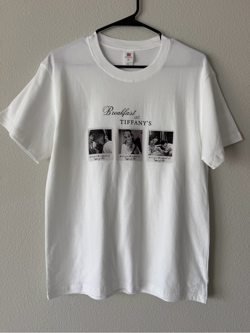 Breakfast at Tiffany's Sz M White Graphic Tee Movie Print - Unbranded NWOT